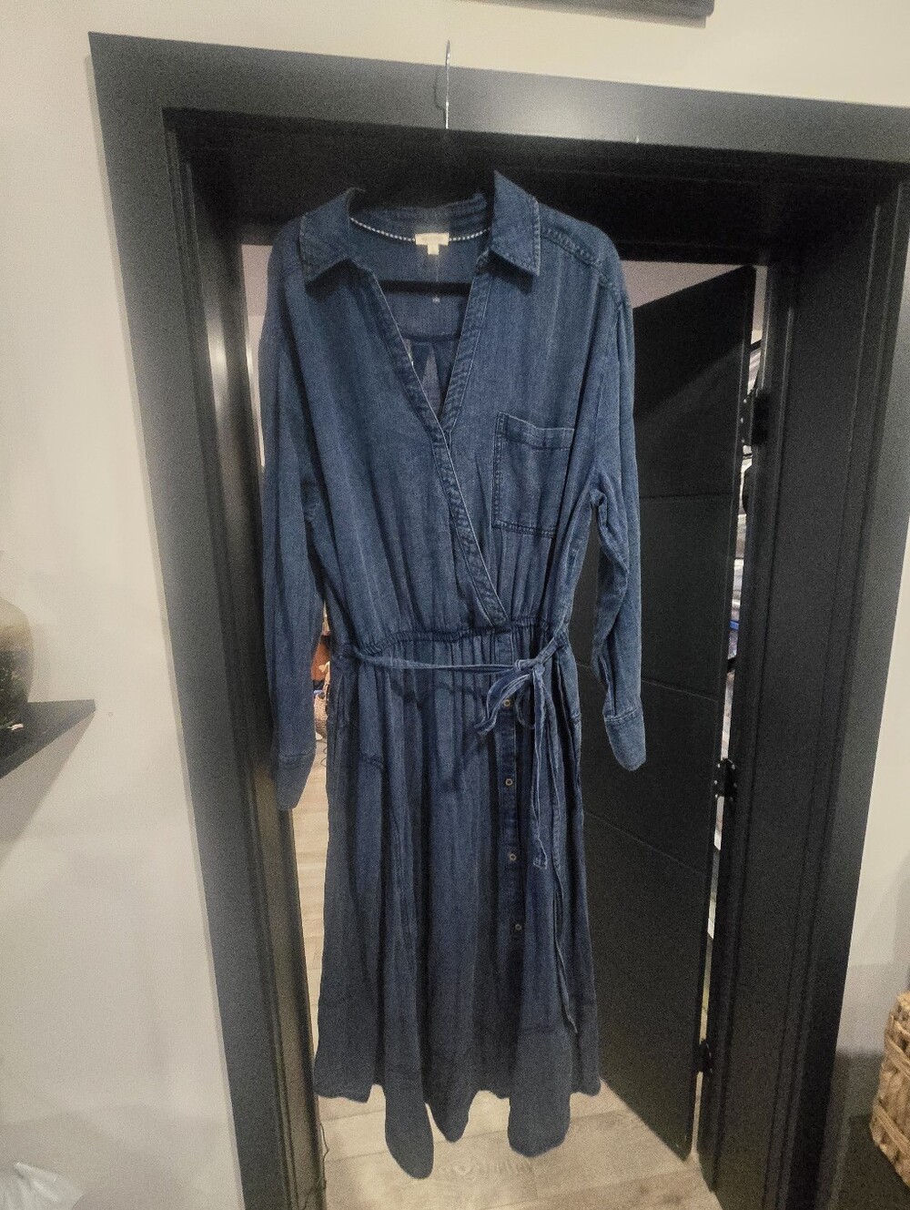 Women's Navy Wrap Denim Dress with Tie Waist XL Nwot Anthropologie Pockets - Picture 4 of 5